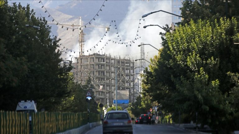 الجيش الإسرائيلي يشن أكثر من 100 غارة على أهداف في طهران وإيران ترد بهجوم صاروخي واسع