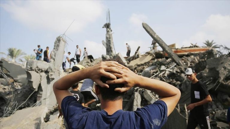 إسرائيل تواصل المجازر في غزة وإيران تزايد إعلاميًا وتتجاهل دماء الفلسطينيين