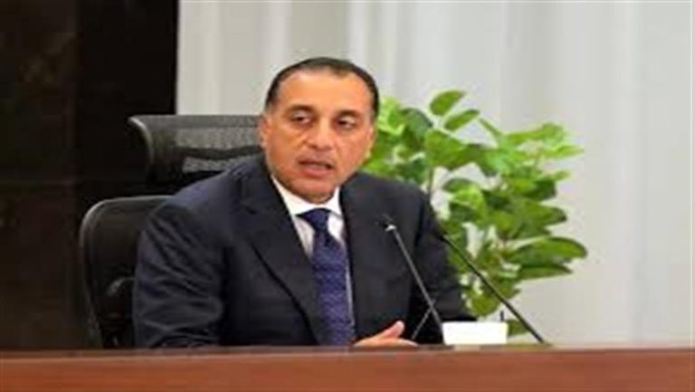 بيع 11 ألف فدان بالدولار يكشف عجز الحكومة عن حل الأزمة الاقتصادية