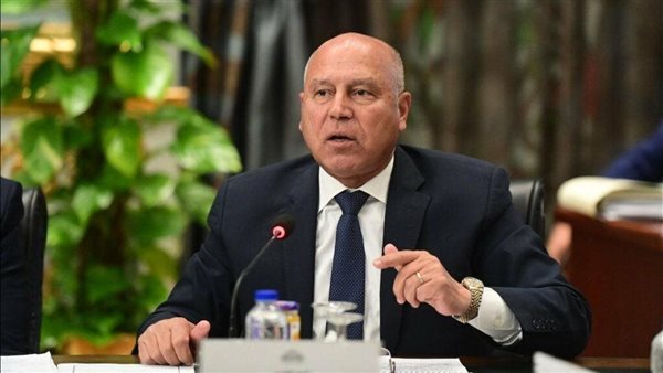 كامل الوزير يتفاخر بمصانع تجميل المشهد رغم الغلاء والبطالة والديون
