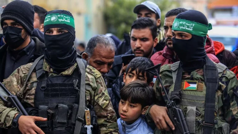حماس تطالب بالإفراج عن أسماء بارزة في صفقة الهدنة