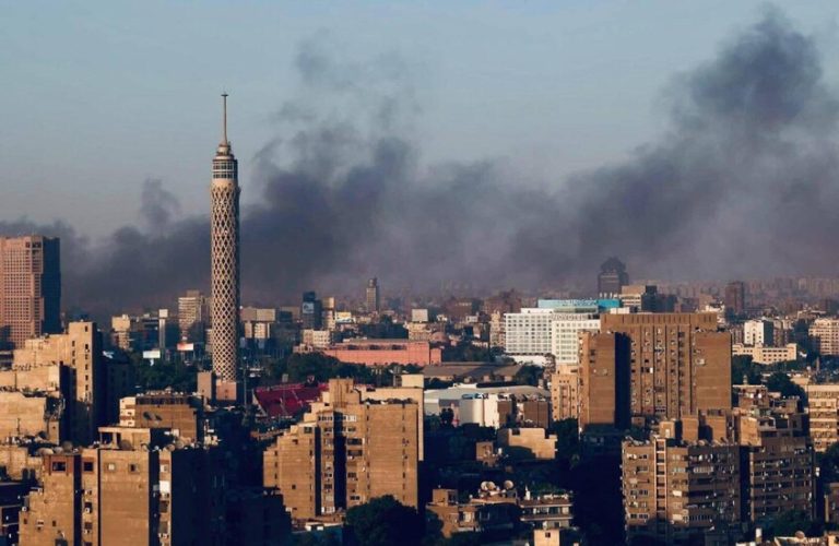 وزير الاتصالات المصري: خدمات الاتصالات بدأت تعود تدريجيا بعد حريق سنترال رمسيس