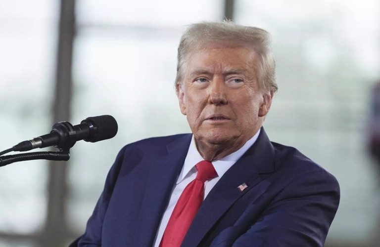 ترامب يعتزم فرض رسوم جمركية بنسبة 30% على واردات العراق وليبيا والجزائر