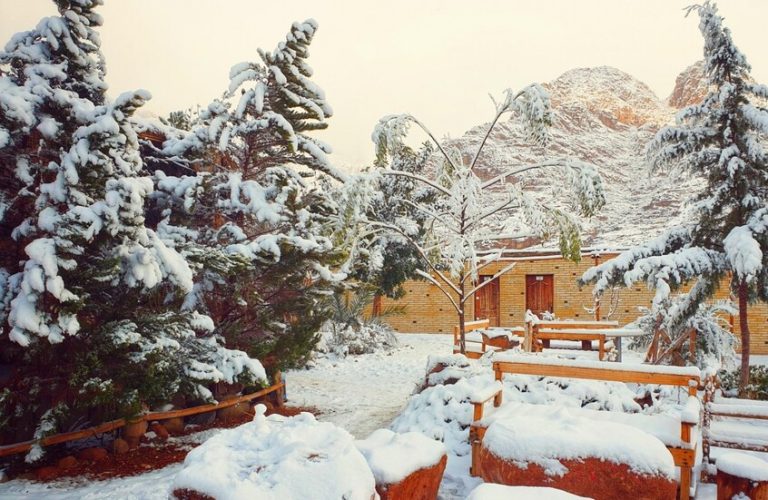 مصر تُعيد فتح وديان مدينة سانت كاترين أمام السياح