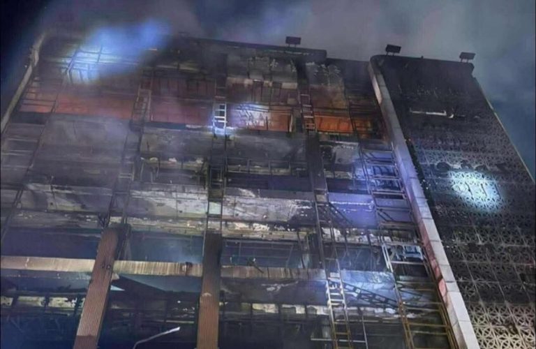 مقتل 50 شخصا إثر حريق ضخم في مدينة الكوت بالعراق.. وحداد ثلاثة أيام