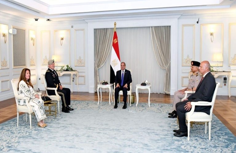 السيسي يبحث قضية سد النهضة مع قائد القيادة المركزية الأمريكية
