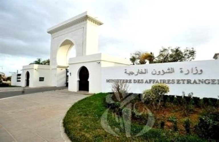 إجراء فرنسي تعسفي ضد الجزائريين.. والخارجية الجزائرية ترد