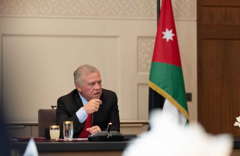 ملك الأردن يؤكد دعم المملكة لأمن سوريا ووحدة أراضيها