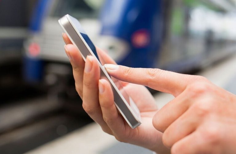 مصر..توقيف الخدمة عن 60 ألف هاتف محمول.. ما السبب؟ 