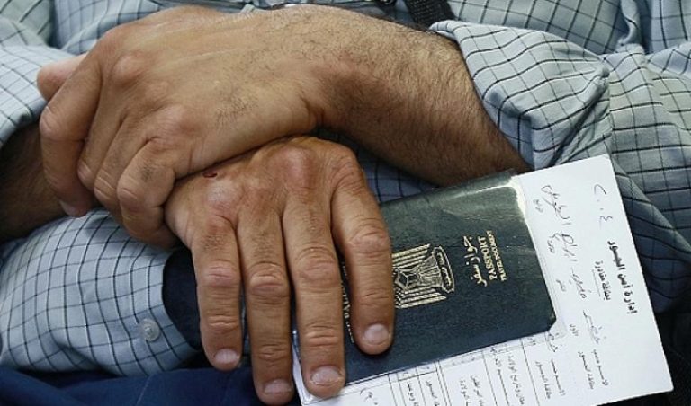 الاحتلال يمنع مسافري القدس من التنقل عبر باصات “شاهين” مما يثير استياءً واسعاً
