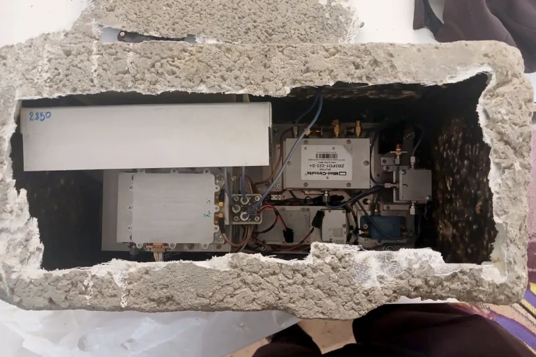 طائرات مسيرة صغيرة تزرع أجهزة تنصت وتصوير في غزة.. تفاصيل خطيرة تكشفها مصادر أمنية