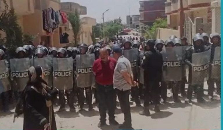 مصر..استكمال هدم المباني السكنية في محيط ميناء العريش وسط غضب الأهالي