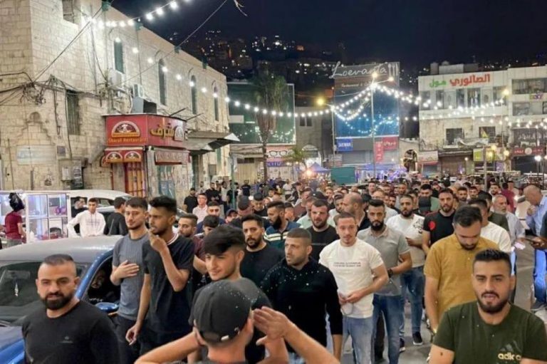 الضفة الغربية تنتفض دعمًا لغزة: مسيرات حاشدة تندد بسياسة التجويع والعدوان الإسرائيلي