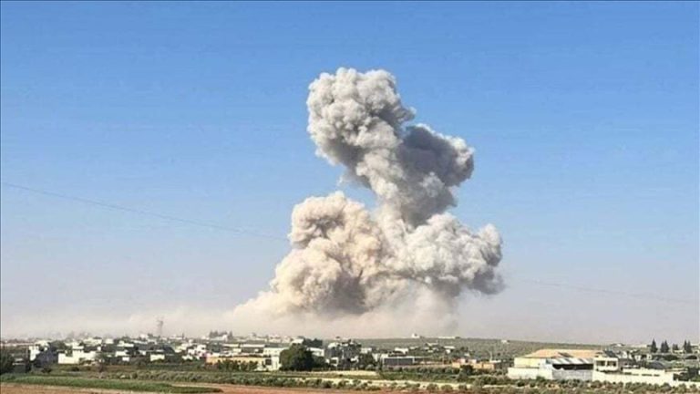 انفجار ضخم يهز مقراً عسكرياً قرب مطار حلب الدولي دون تعليق رسمي