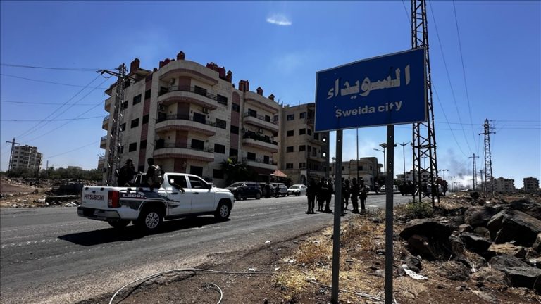 وزير الدفاع السوري يعلن وقفًا تامًا لإطلاق النار في السويداء ويدعو للسلم المجتمعي