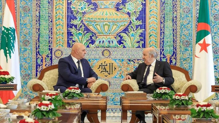 الرئيس اللبناني جوزاف عون يبدأ زيارة رسمية إلى الجزائر لتعزيز التعاون العربي المشترك