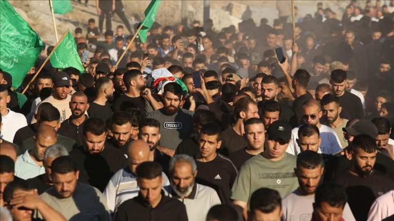 حماس تدعو لانتفاضة شعبية بالضفة رداً على هجمات المستوطنين واستشهاد شاب شمال رام الله