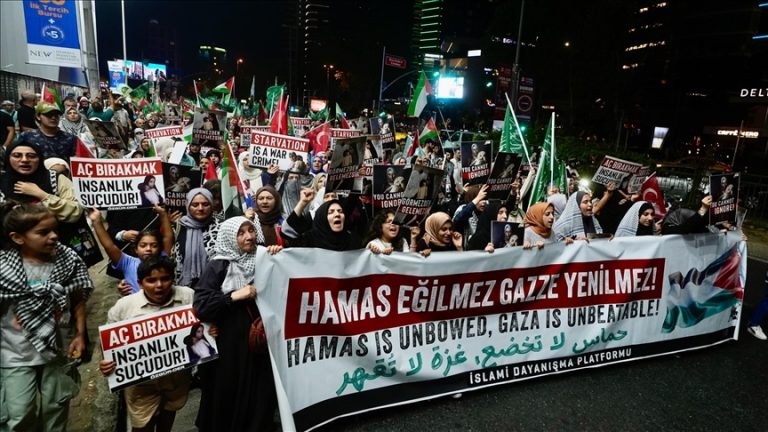 مسيرة احتجاجية في إسطنبول ضد الإبادة والتجويع الإسرائيلي في غزة