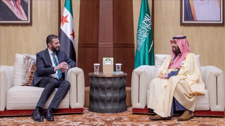 ولي العهد السعودي يجدد إدانة الاعتداءات الإسرائيلية على سوريا ويشيد بجهود الحكومة السورية