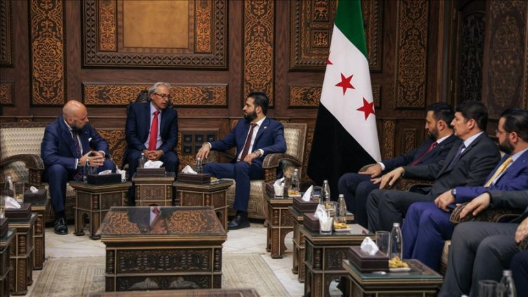 سوريا وإسبانيا تبحثان التعاون الأمني ومكافحة الإرهاب في دمشق