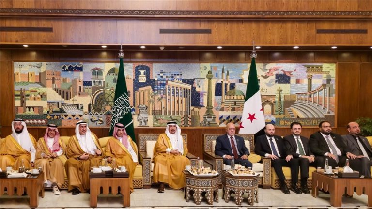 وفد سعودي رفيع برئاسة الفالح يصل دمشق لتوقيع اتفاقيات اقتصادية