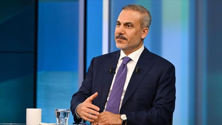 وزير الخارجية التركي: نحذّر من محاولات تقسيم سوريا ونتنياهو لا يرغب في استقرارها