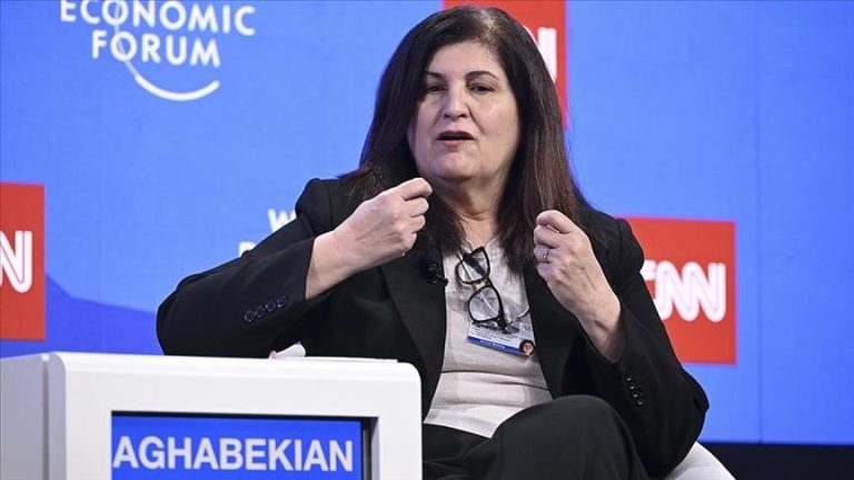 فلسطين تدعو كندا للاعتراف بالدولة الفلسطينية في اتصال هاتفي مع وزيرة الخارجية الكندية