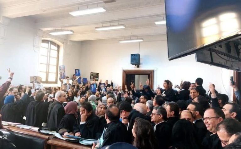 قضية “التآمر 2”: تفاصيل حصرية لجلسات محاكمة سياسيّة