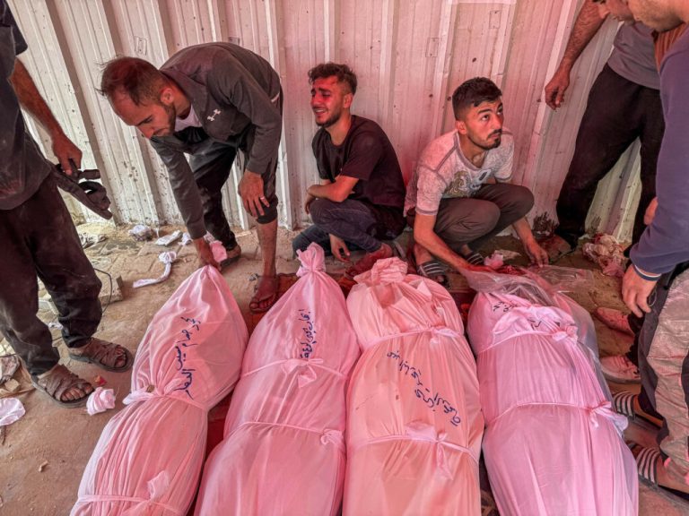 دماء الأطفال تحت خيام النزوح.. ومستشفيات غزة تنهار بلا وقود وقتل 41 فلسطينيًا دفعة واحدة