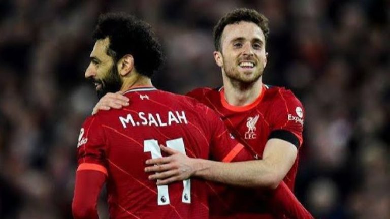 محمد صلاح ينعى ديوغو جوتا: “لم أتخيل أن شيئًا ما سيُخيفني من العودة إلى ليفربول”