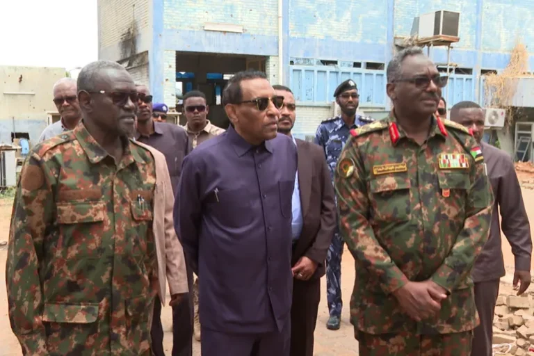 رئيس وزراء السودان يوجّه رسالة إلى الشعوب الناطقة بالإسبانية: أوقفوا تجنيد المرتزقة الكولومبيين في دارفور
