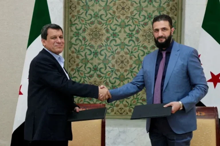 وفد من “قسد” يصل دمشق لاستكمال المباحثات وسط اتهامات متبادلة بخرق اتفاق 10 مارس