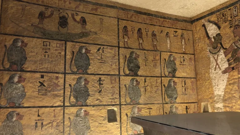 مصر تستعيد من هولندا آثارا مهربة