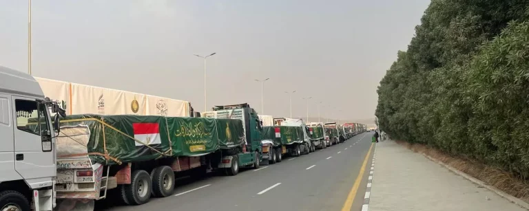 مصر..انطلاق عشرات الشاحنات ضمن قافلة المساعدات إلى غزة
