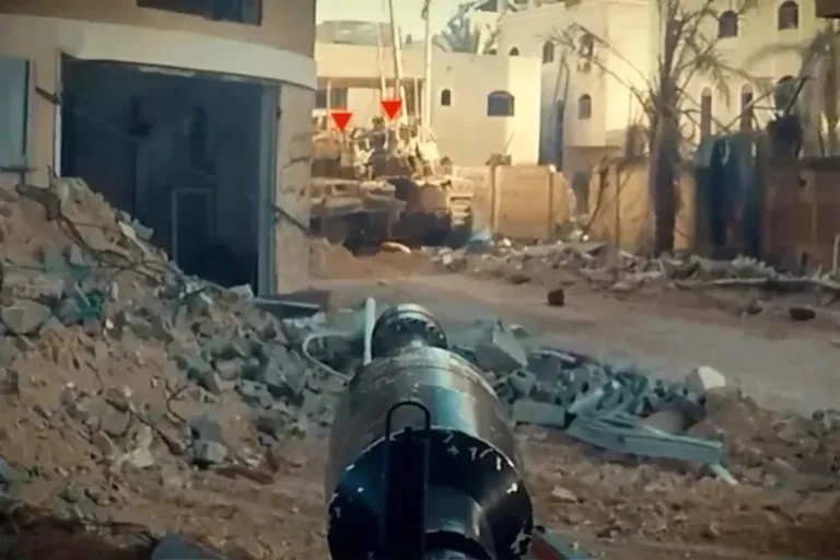 القسام تعلن استهداف دبابات وناقلات جند إسرائيلية في جباليا وغزة