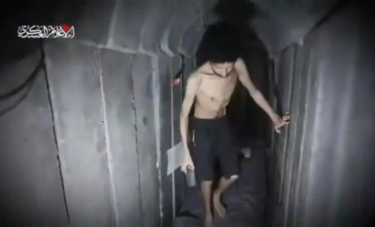 فيديو للقسام يظهر أسيراً إسرائيلياً يتضوّر جوعاً