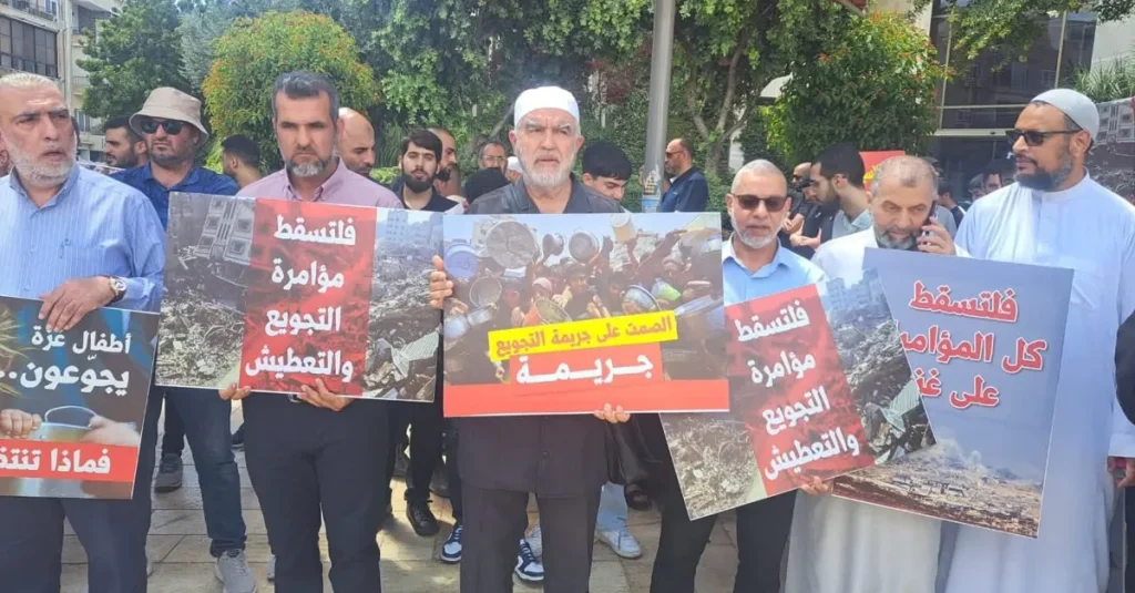 مصر ترفض تظاهرات أمام سفاراتها وتصفها بـ”هدية مجانية” للاحتلال.. وتؤكد: معبر رفح لم يُغلق من جانبنا
