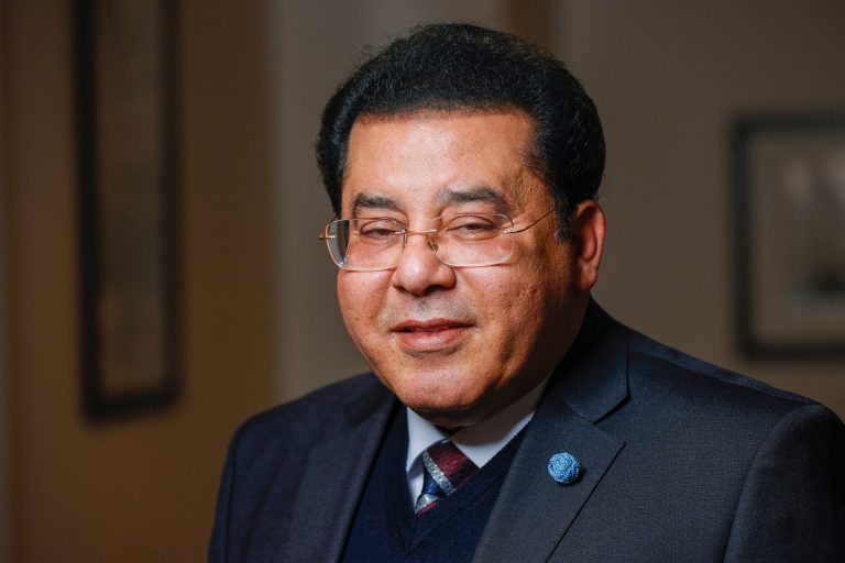 د. أيمن نور يكتب: الإصرار – واللاعنف – طريق التغيير