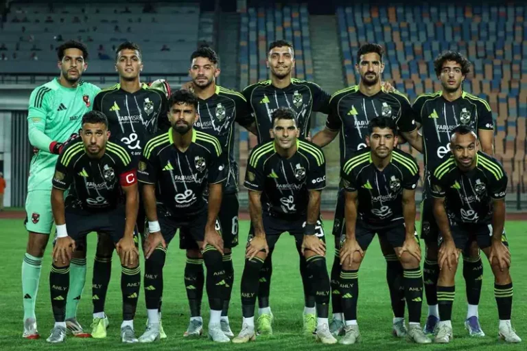 الأهلي يعلن قائمة مواجهة فاركو في الدوري
