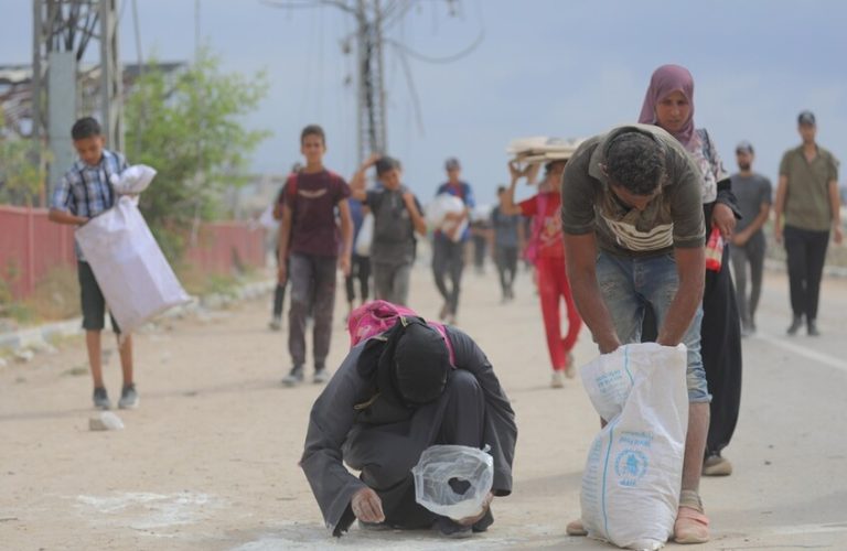 سقوط 35 شهيدا برصاص الاحتلال في نقطة توزيع المساعدات في غزة