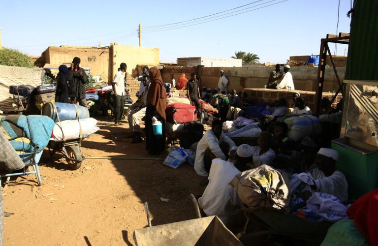 مأساة مخيم زمزم تتفاقم في السودان بعد السيطرة عليه من مرتزقة يحاربون مع حميدتي