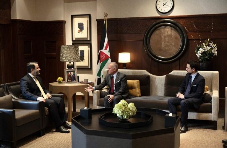 ملك الأردن يؤكد وقوفه إلى جانب السوريين في حفظ واستقرار  بلادهم