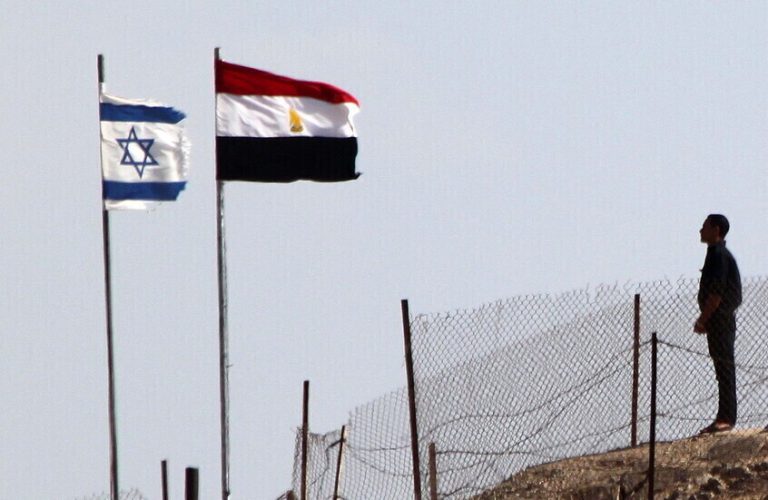 إعلام إسرائيلي يلوح باستخدام ورقة الغاز لابتزاز مصر
