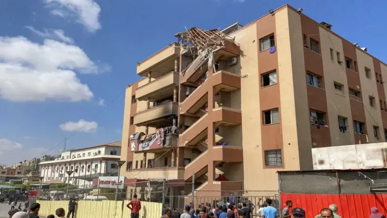 موظفون في الأمم المتحدة يطالبون مفوض حقوق الإنسان بوصف حرب غزة بـ”الإبادة الجماعية”