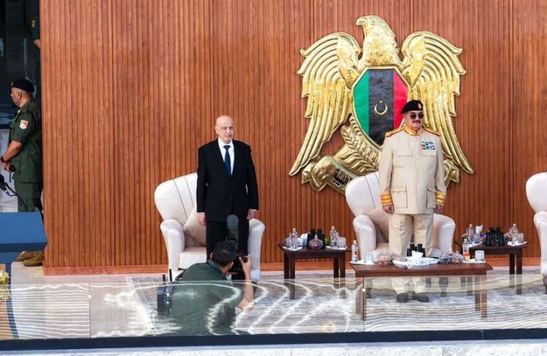 حفتر وعقيلة صالح يصلان مدينة العلمين المصرية لبحث خارطة الطريق الأممية والانتخابات