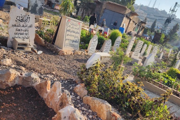 نادي الأسير يدين احتجاز الاحتلال الإسرائيلي لجثامين الشهداء الفلسطينيين