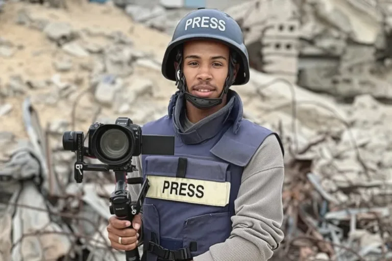 أخبار الغد يعزي قناة الجزيرة في استشهاد صحفييها بغزة