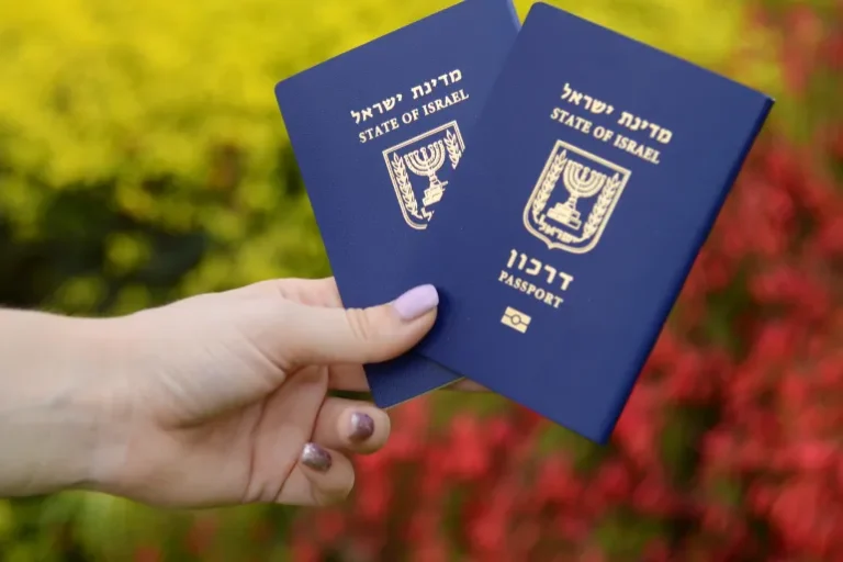 وسط احتجاجات مناهضة لإسرائيل.. عشرات السياح الإسرائيليين عالقون في البوسنة … أُلقِيت في القمامة