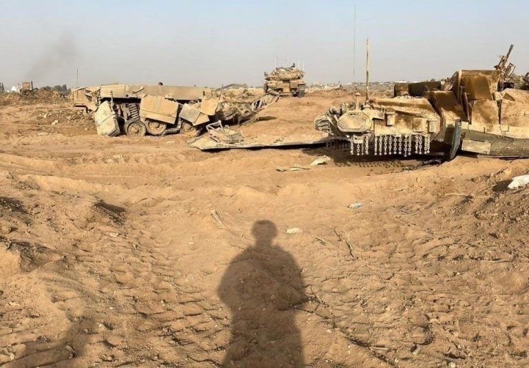 القسام يشن هجومًا واسعًا على موقع إسرائيلي بخان يونس.. الاحتلال يقر بقتلى وجرحى ويصف العملية بـ”غير المسبوقة”
