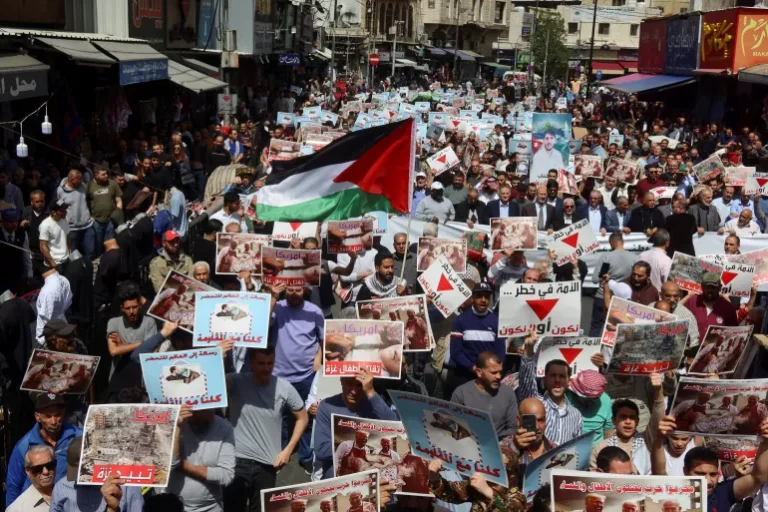 القمة العربية للشعوب تدعو لحراك واسع لوقف الإبادة والتجويع في غزة